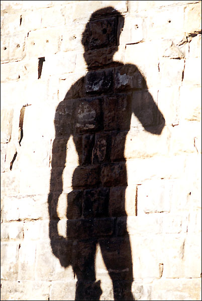 тень статуи Давида (копии) во Флоренции