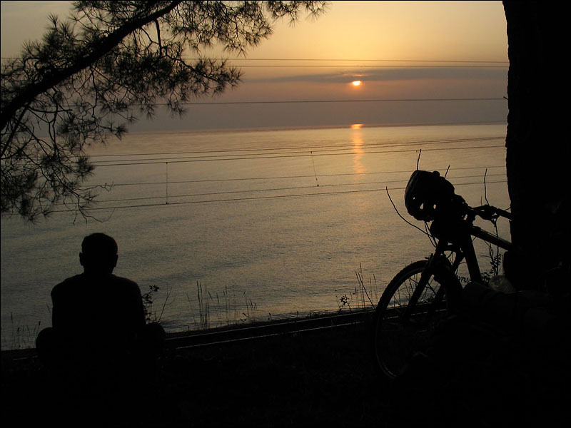 Чёрное море, закат с велосипедом